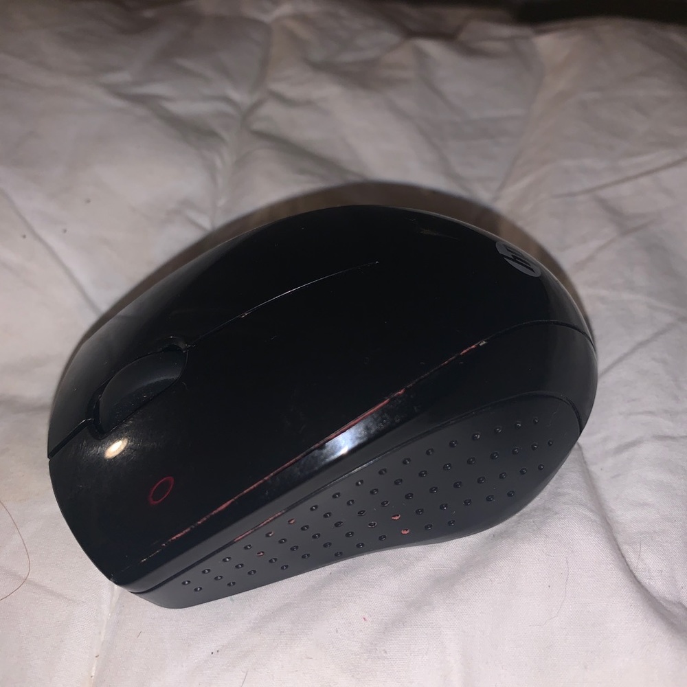 WIRELESS HP BLACK MOUSE